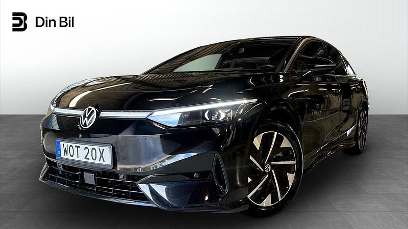 Svart Begagnad 2024 VW ID.7 Pro Sedan | 494 900 kr (Marknadspris) - Bild 1/4
