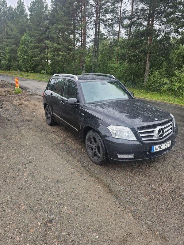 Svart Begagnad 2012 Mercedes GLK220 SUV | 119 000 kr (Bra pris) - Bild 1/4