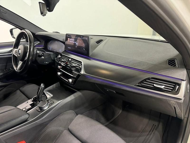 Begagnad BMW 530 M Sport 292 HK (214 kW) 2021 Vit Kombi