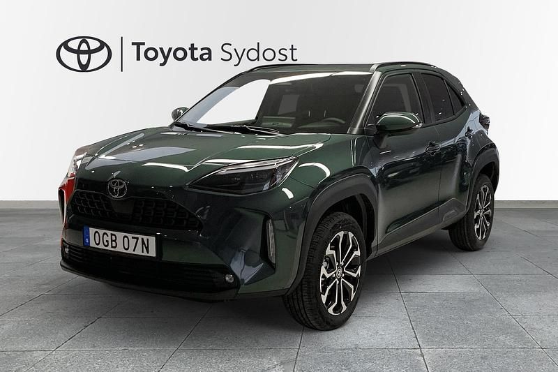 Grön Ny 2026 Toyota Yaris Hybrid | 340 500 kr - Bild 1/4