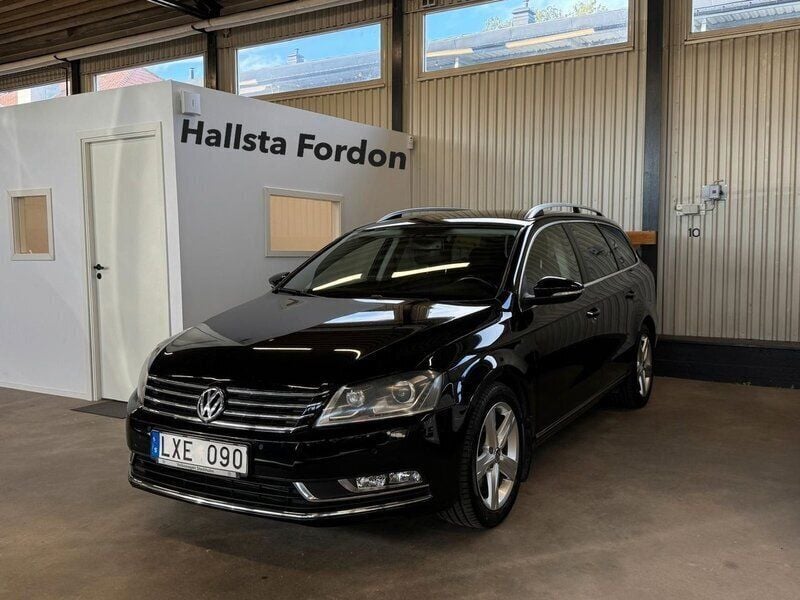 Svart Begagnad 2012 VW Passat Kombi | 99 900 kr (Marknadspris) - Bild 1/4