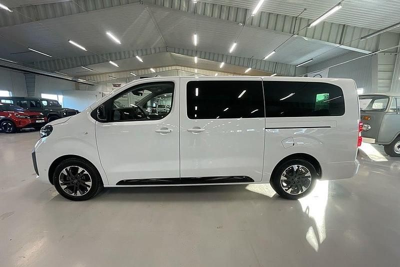 Ny Opel Zafira 2026 Grå artense (metallic) Minibuss