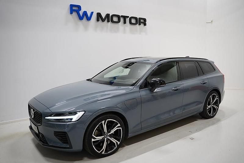 Begagnad Volvo V60 Ultimate 349 HK (256 kW) 2022 Grå Kombi