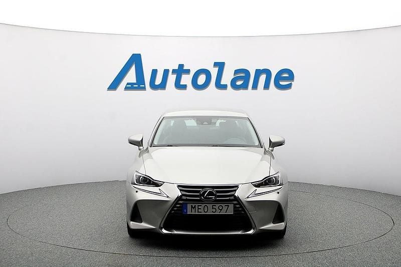 Begagnad Lexus IS300h Executive Line 223 HK (164 kW) 2019 Ljusgrå Sedan