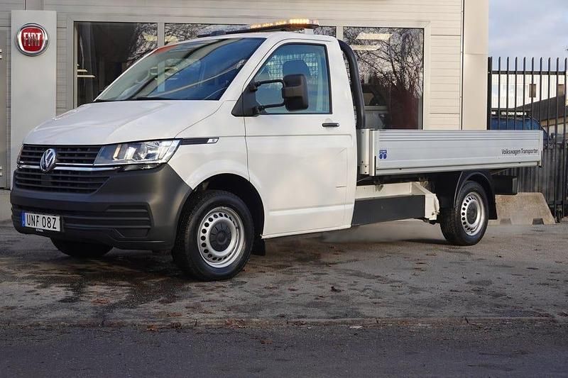 Vit Begagnad 2024 VW Transporter Van | 524 875 kr - Bild 1/4