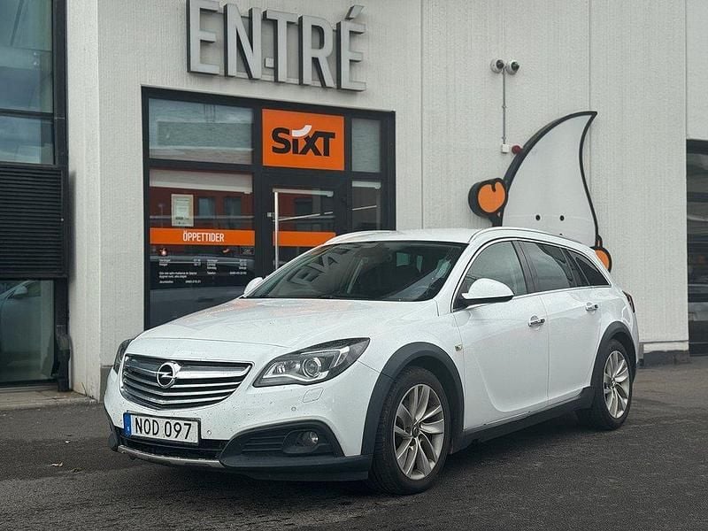 Vit Begagnad 2014 Opel Insignia Country Tourer Kombi | 69 900 kr (Bra pris) - Bild 1/4