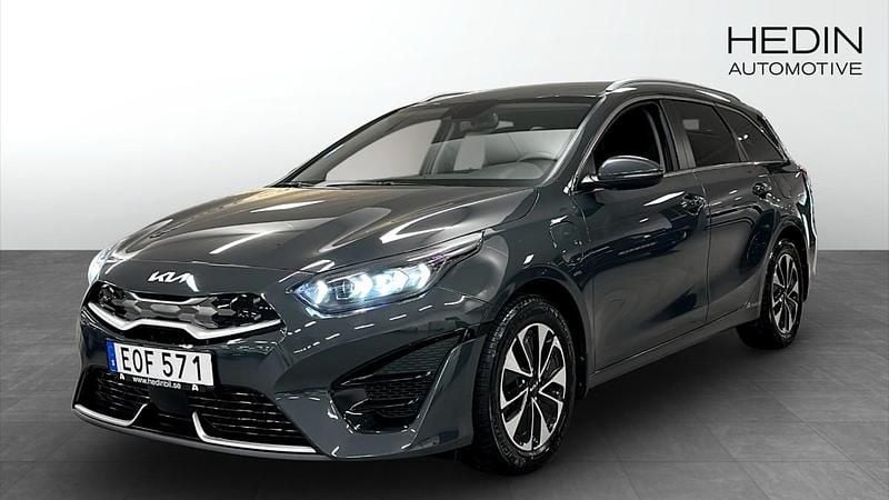Grå (grey) Begagnad 2022 Kia Ceed Sportswagon Advance Kombi | 239 900 kr (Marknadspris) - Bild 1/4