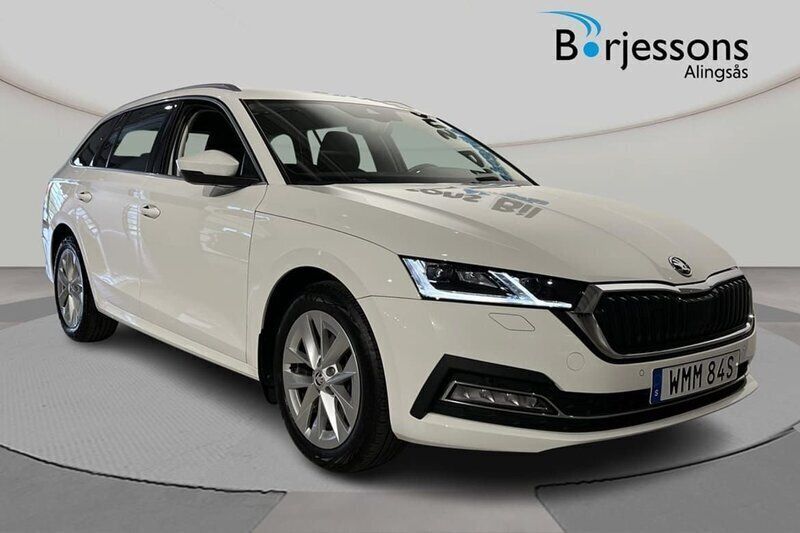 Vit Begagnad 2024 Skoda Octavia Style Kombi | 359 900 kr (Lite dyr) - Bild 1/4