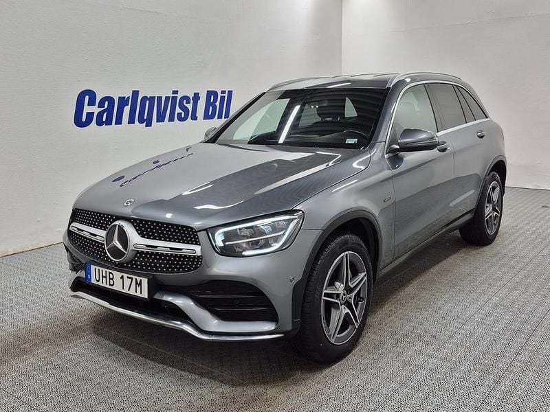 Begagnad Mercedes GLC300e AMG 194 HK (142 kW) 2022 Selenitgrå metallic