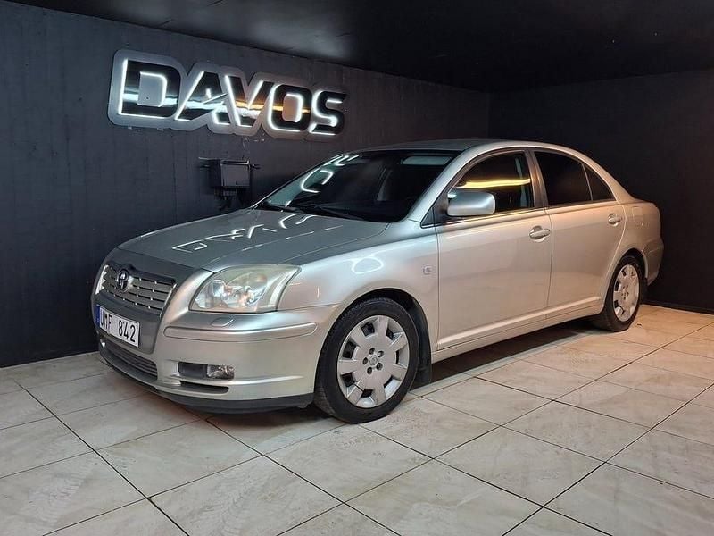 Begagnad Toyota Avensis 147 HK (108 kW) 2003 Silver Sedan