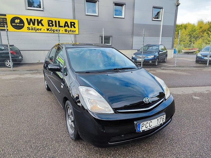 Svart Begagnad 2008 Toyota Prius Halvkombi | 64 900 kr (Dyr) - Bild 1/4