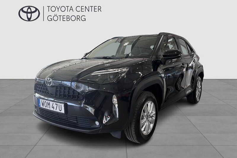Svart Begagnad 2024 Toyota Yaris Cross Active SUV | 294 900 kr (Marknadspris) - Bild 1/2