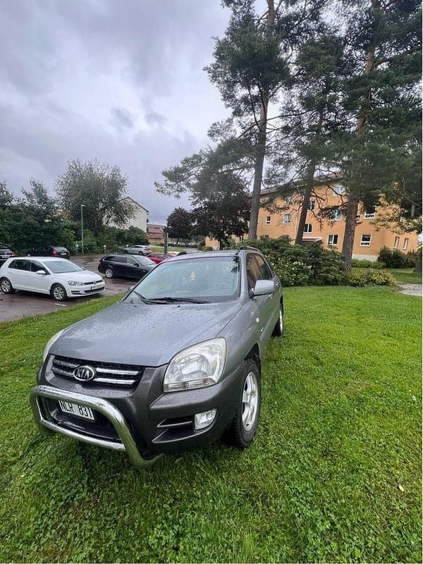 Silver Begagnad 2007 Kia Sportage 4 SUV | 29 500 kr (Bra pris) - Bild 1/4