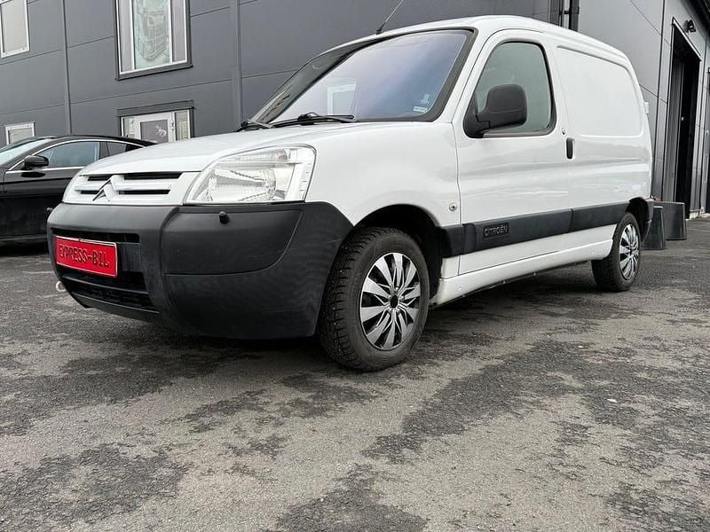 Vit Begagnad 2007 Citroën Berlingo Minibuss | 31 000 kr (Lite dyr) - Bild 1/4