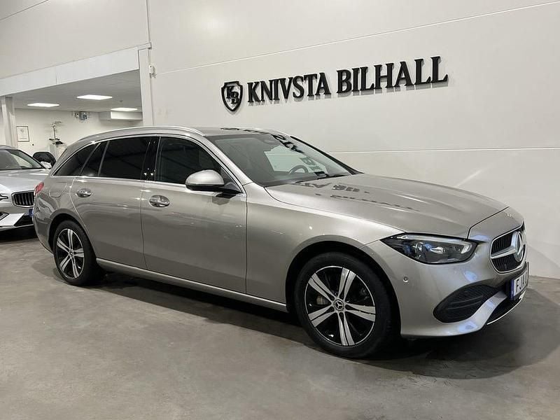 Begagnad Mercedes C300 Avantgarde 313 HK (230 kW) 2023 Silver