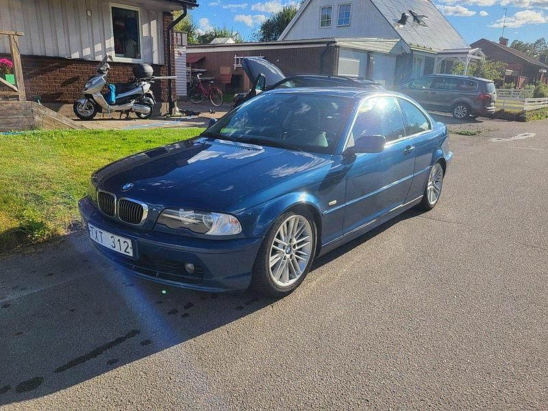 Blå Begagnad 2003 BMW 320 Sportkupé | 40 000 kr (Dyr) - Bild 1/4