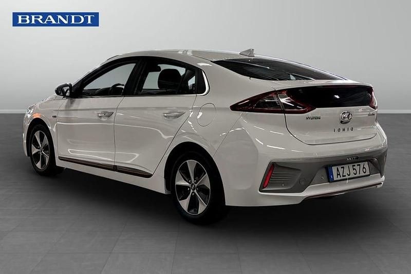 Begagnad Hyundai Ioniq Eco 88 kW (121 HK) 2018 Vit Halvkombi