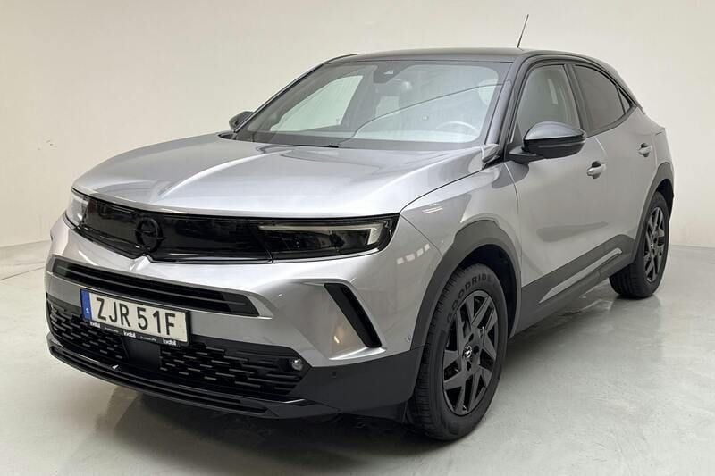 Grå Begagnad 2022 Opel Mokka-e GS Line SUV | 179 000 kr (Superpris) - Bild 1/4