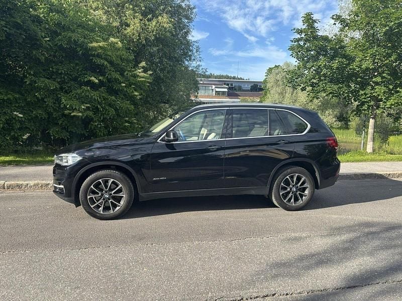 Svart Begagnad 2016 BMW X5 SUV | 229 000 kr (Marknadspris) - Bild 1/4