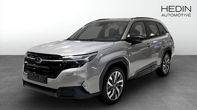 Brun (brown) Ny 2025 Subaru Forester SUV | 434 900 kr (Lite dyr) - Bild 1/4