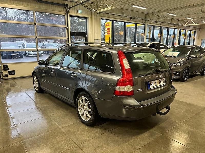 Begagnad Volvo V50 Momentum 170 HK (125 kW) 2006 Grå Kombi