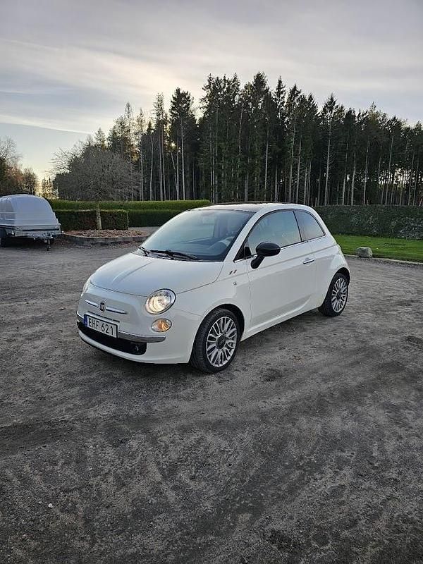 Vit Begagnad 2014 Fiat 500 Halvkombi | 63 000 kr (Bra pris) - Bild 1/4