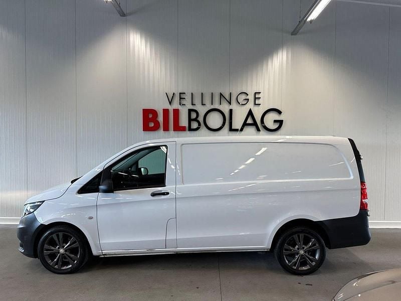 Vit Begagnad 2018 Mercedes Vito Minibuss | 159 500 kr (Superpris) - Bild 1/4