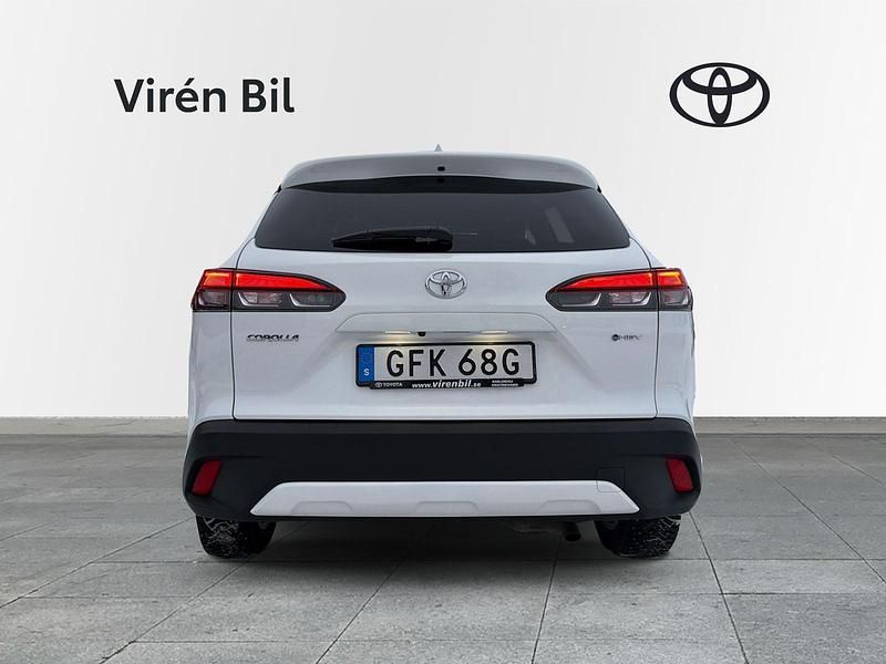 Begagnad Toyota Corolla Cross Style 141 HK (103 kW) 2024 Vit SUV