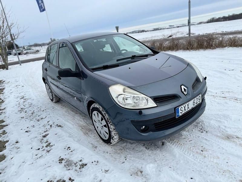 Begagnad Renault Clio R.S. 112 HK (82 kW) 2007 Grå Halvkombi