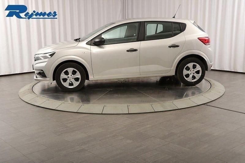 Begagnad Dacia Sandero Essentiel 91 HK (66 kW) 2022 Grå Halvkombi