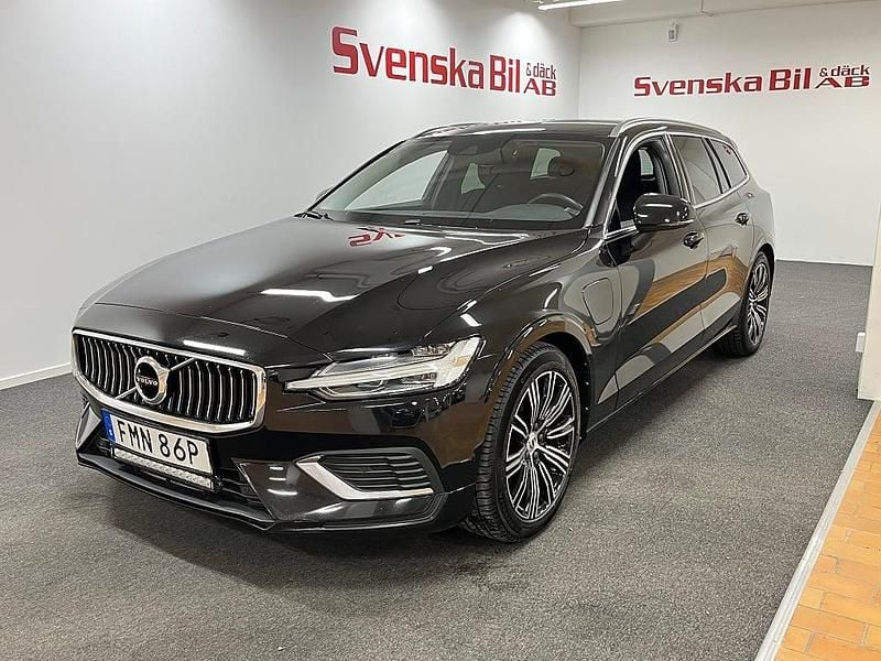 Begagnad Volvo V60 Inscription 350 HK (257 kW) 2022 Svart Kombi
