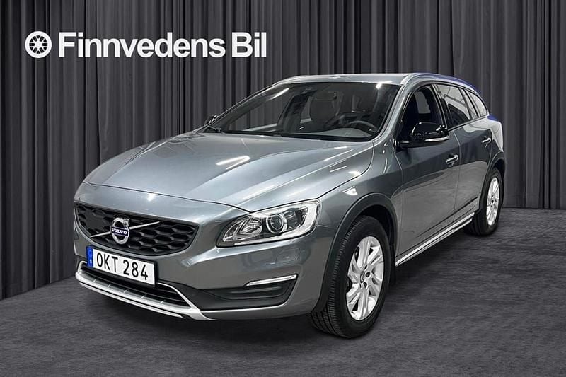 Grå Begagnad 2016 Volvo V60 CC Business Edition Kombi | 209 000 kr (Bra pris) - Bild 1/4
