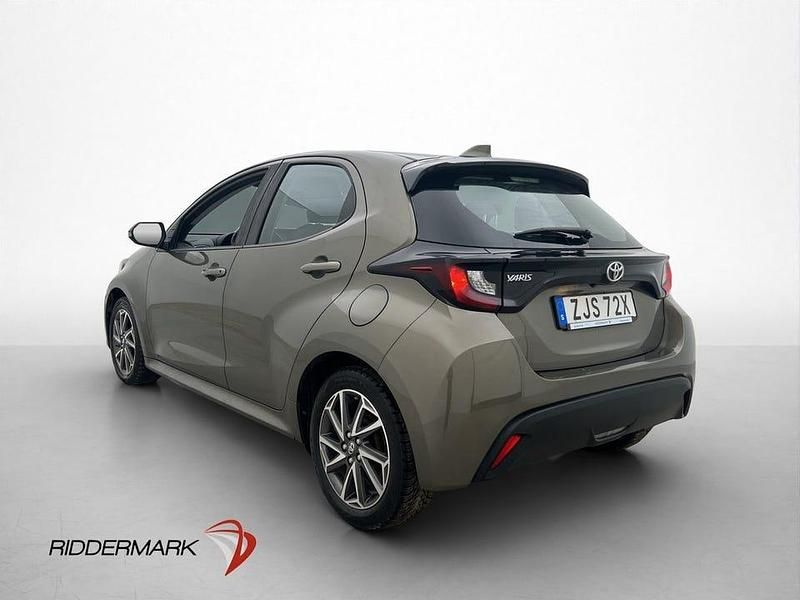 Begagnad Toyota Yaris Active 125 HK (91 kW) 2020 Grön Halvkombi