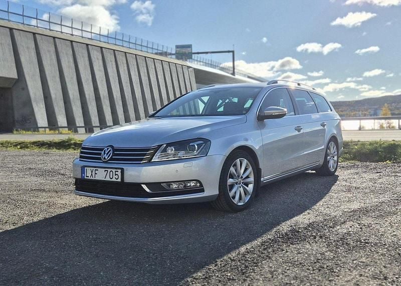 Silver Begagnad 2012 VW Passat Kombi | 67 000 kr (Superpris) - Bild 1/4