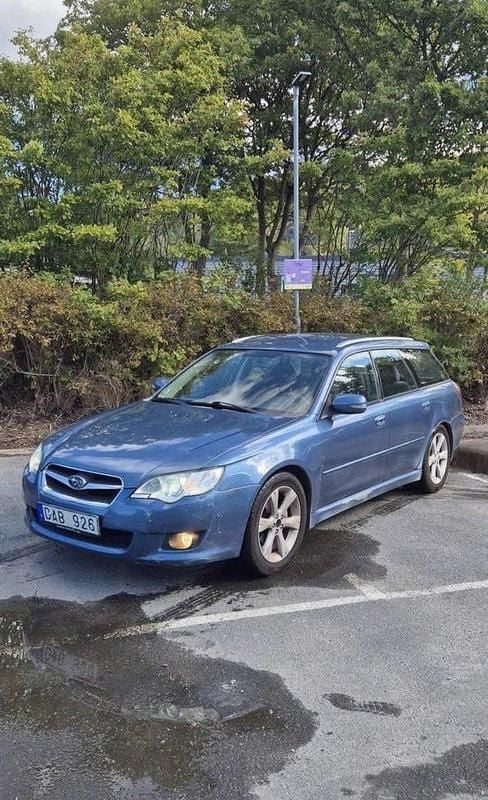 Blå Begagnad 2007 Subaru Legacy Kombi | 18 000 kr (Superpris) - Bild 1/4