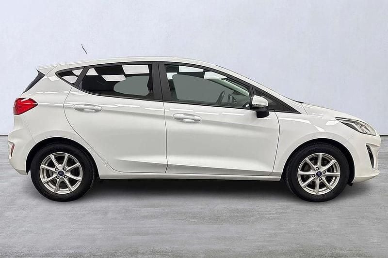 Begagnad Ford Fiesta Trend 101 HK (74 kW) 2019 Vit Halvkombi