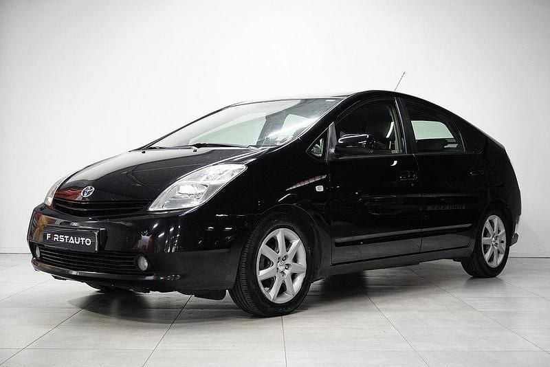 Svart Begagnad 2004 Toyota Prius Halvkombi | 44 900 kr (Marknadspris) - Bild 1/4