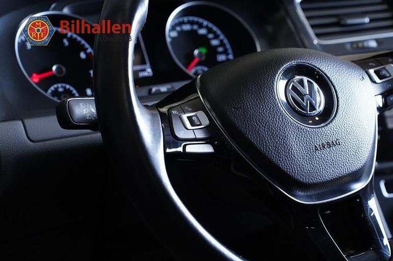 Begagnad VW Golf VII 110 HK (80 kW) 2018 Vit Kombi