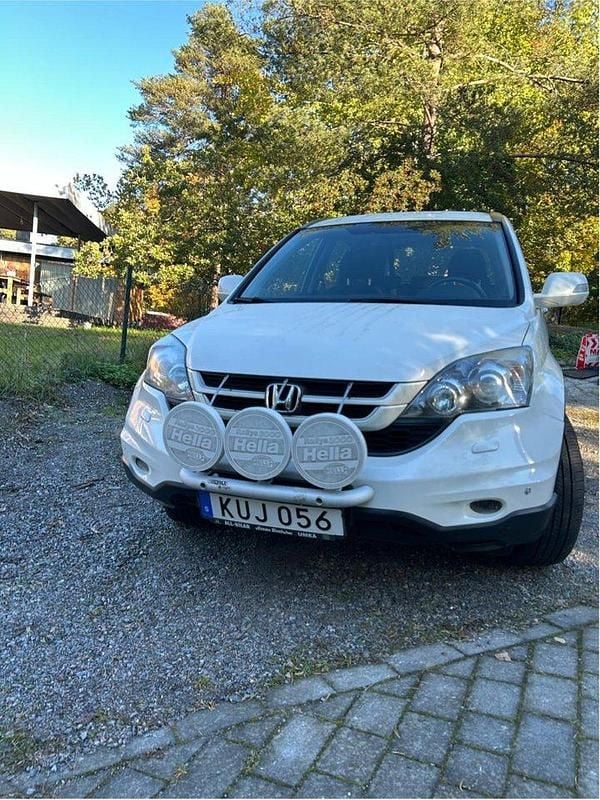 Vit Begagnad 2010 Honda CR-V SUV | 85 000 kr (Marknadspris) - Bild 1/4