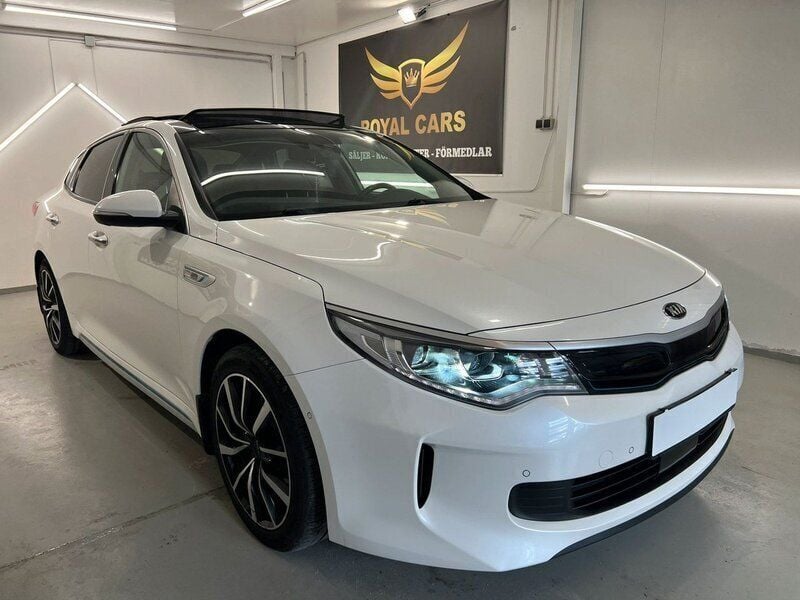 Vit Begagnad 2017 Kia Optima Hybrid Sedan | 189 990 kr (Marknadspris) - Bild 1/4
