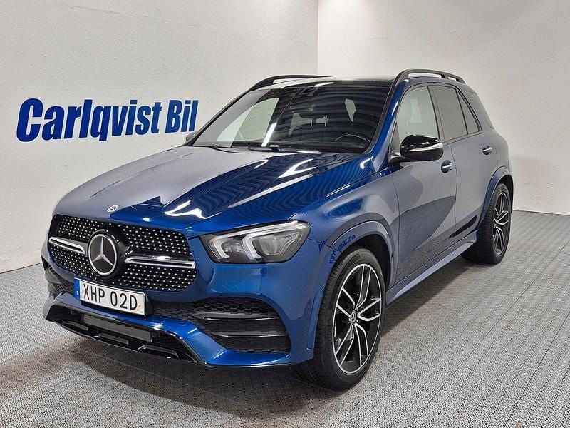 Blå (briljanblå metallic) Begagnad 2021 Mercedes GLE400 AMG Sedan | 625 000 kr - Bild 1/4