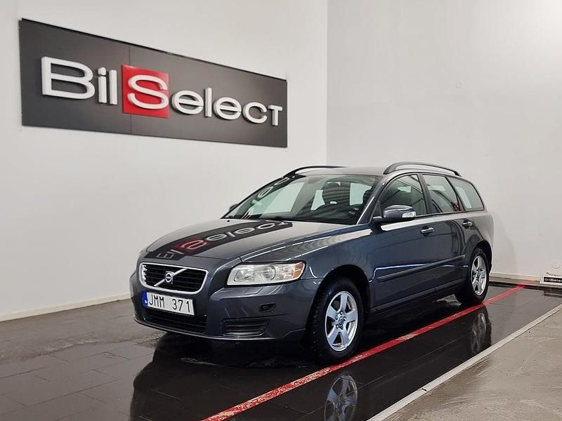 Begagnad Volvo V50 Kinetic 125 HK (91 kW) 2008 Grå Kombi