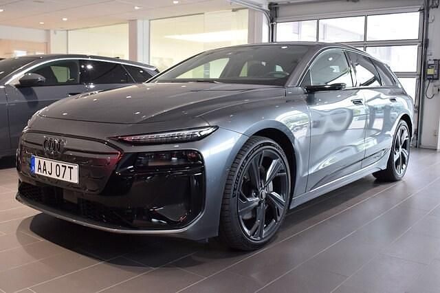 Daytonagrå pärleffekt Begagnad 2024 Audi A6 e-tron Performance Kombi | 769 000 kr - Bild 1/4
