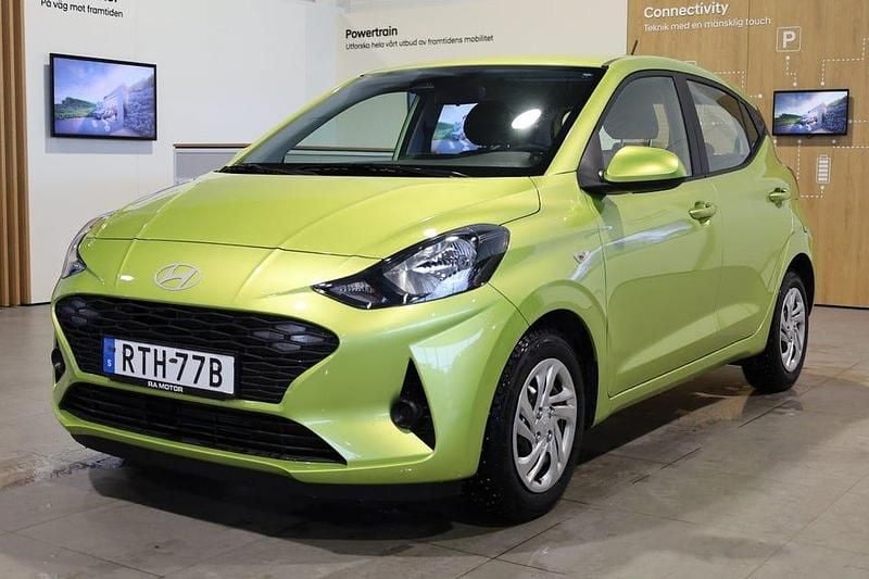 Gul Begagnad 2024 Hyundai i10 Essential Halvkombi | 149 900 kr (Bra pris) - Bild 1/3