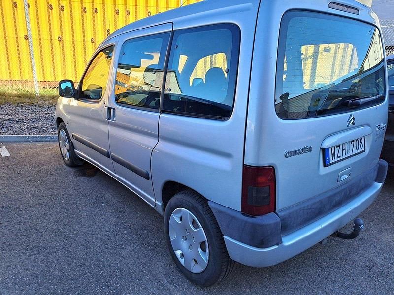 Silver Begagnad 2006 Citroën Berlingo Minibuss | 17 000 kr (Marknadspris) - Bild 1/4