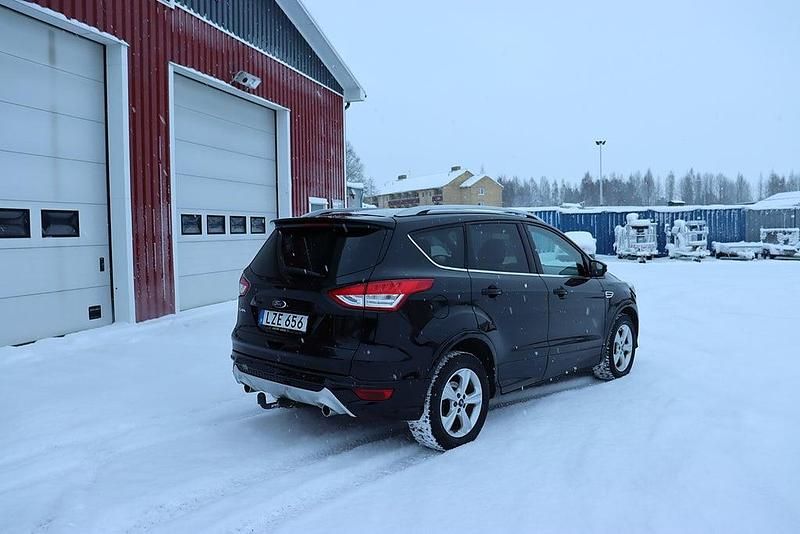 Svart Begagnad 2015 Ford Kuga Titanium X SUV | 125 000 kr (Marknadspris) - Bild 1/4