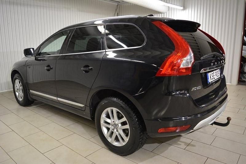 Begagnad Volvo XC60 Summum 215 HK (158 kW) 2015 Svart SUV