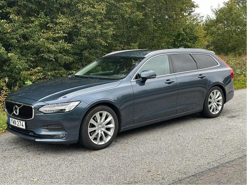 Blå Begagnad 2018 Volvo V90 Momentum Kombi | 185 000 kr (Bra pris) - Bild 1/4