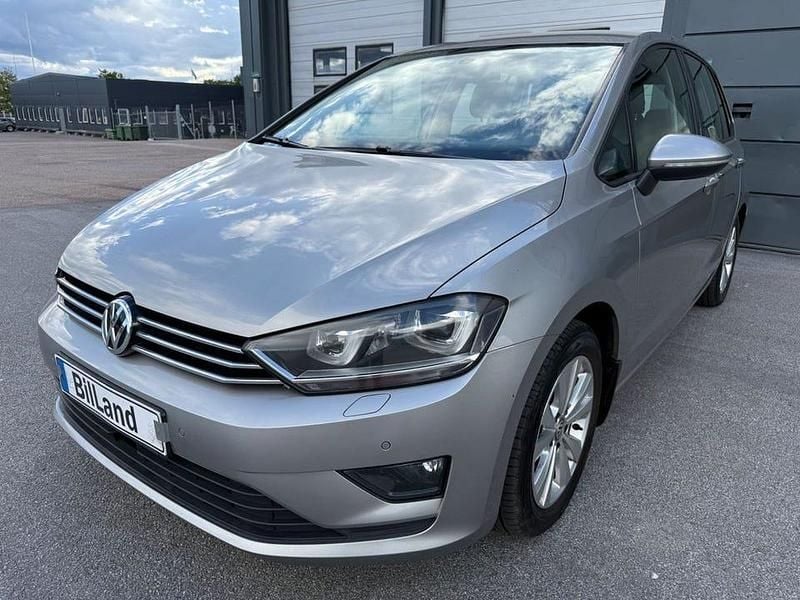 Silver Begagnad 2015 VW Golf VII Halvkombi | 64 900 kr (Marknadspris) - Bild 1/4