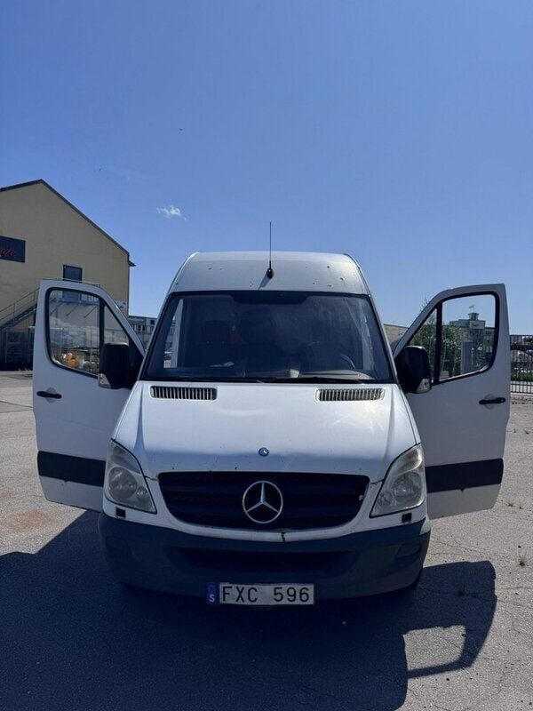 Vit Begagnad 2007 Mercedes Sprinter Van | 135 000 kr (Dyr) - Bild 1/4